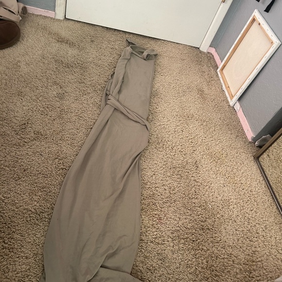 Adorable Jumpsuit with tie - Picture 2 of 4